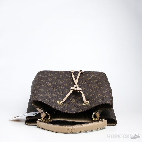 LV Monogram Canvas Rose Ballerine Shoulder Bag